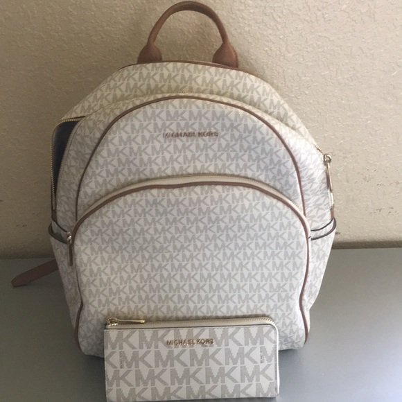 Handbags - Michael Kors Backpack